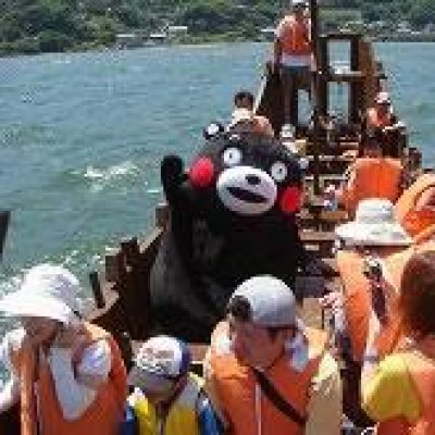 「海王」乗船・漕行体験　くまモンも乗船の写真