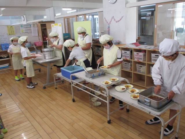 給食