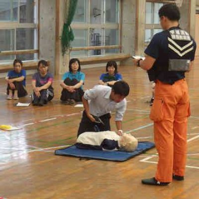 １