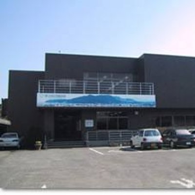 図書館の外観の写真です