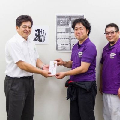 元松市長と宇土市商工会青年部の皆様の写真です
